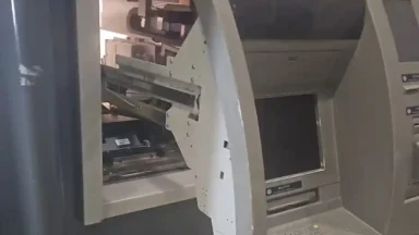 Ladrón cajero automático