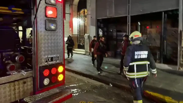 Incendio en un edificio de Balvanera empleados asistidos