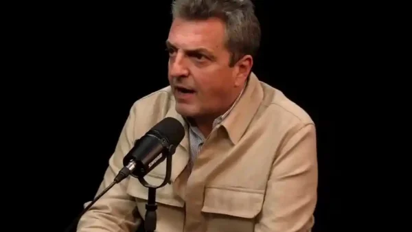 En 2013 hacía doble juego