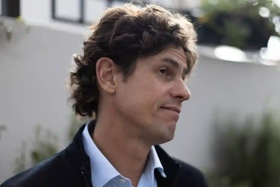 está financiado por los narcos