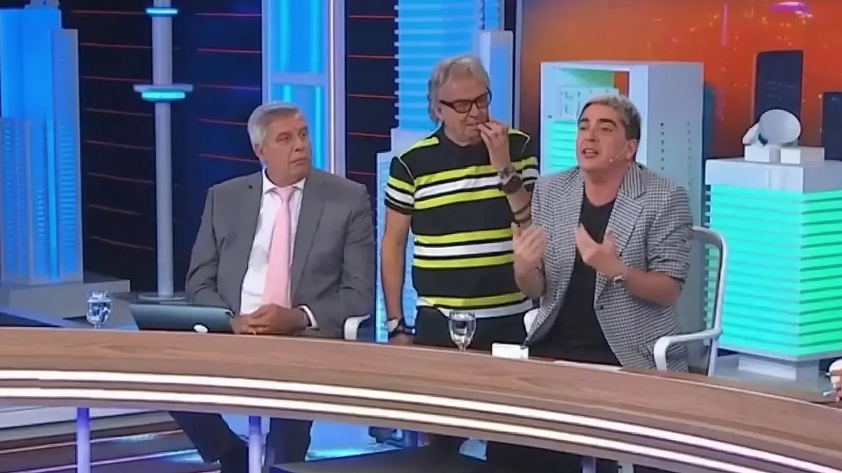 Enzo Aguilar y Mauricio D’Alessandro durante el cruce en Bendita por Manuel Adorni