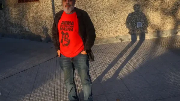 Fabián Grillo durante el reclamo de justicia por el ataque a su hijo Pablo