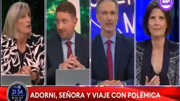 Jonatan Viale y Diego Sehinkman durante debate televisivo sobre el avión presidencial y Manuel Adorni