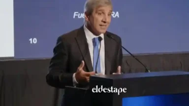 dólares en el colchón