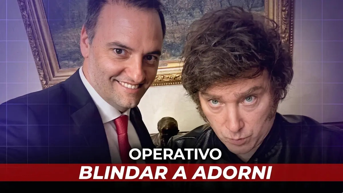 Manuel Adorni junto a Javier Milei bajo el operativo de blindaje oficial.