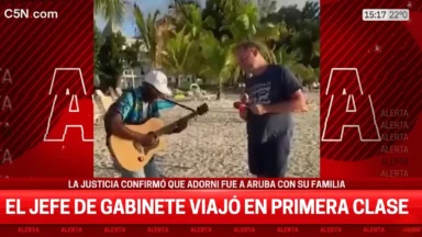 Manuel Adorni en contexto de investigación judicial por viaje a Aruba