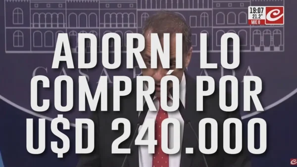 Manuel Adorni mencionado en un programa televisivo durante un sketch humorístico