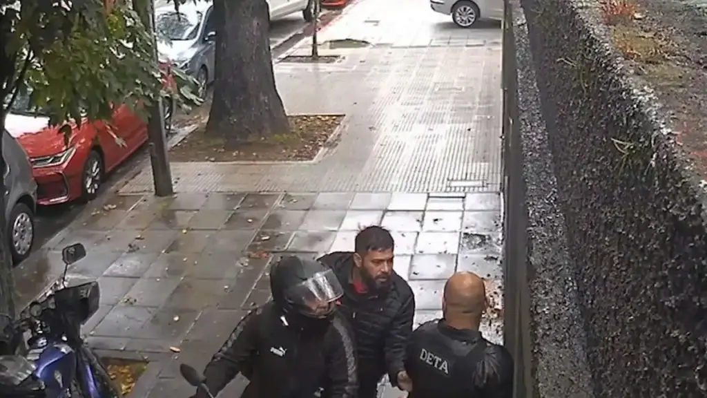 operativo policial tras tiroteo en Núñez con un herido en la vereda
