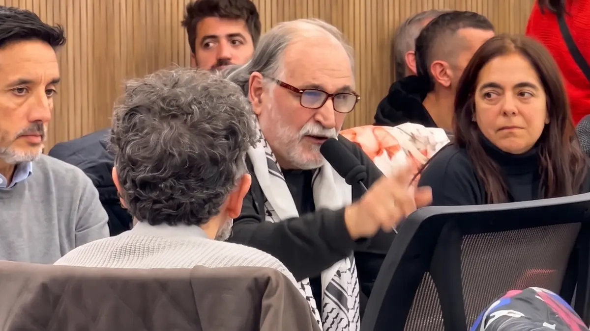 Eduardo Belliboni durante una intervención donde denunció el procesamiento de dirigentes sociales