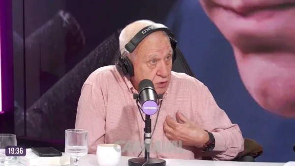 Carlos Campolongo criticando a Manuel Adorni en Carnaval