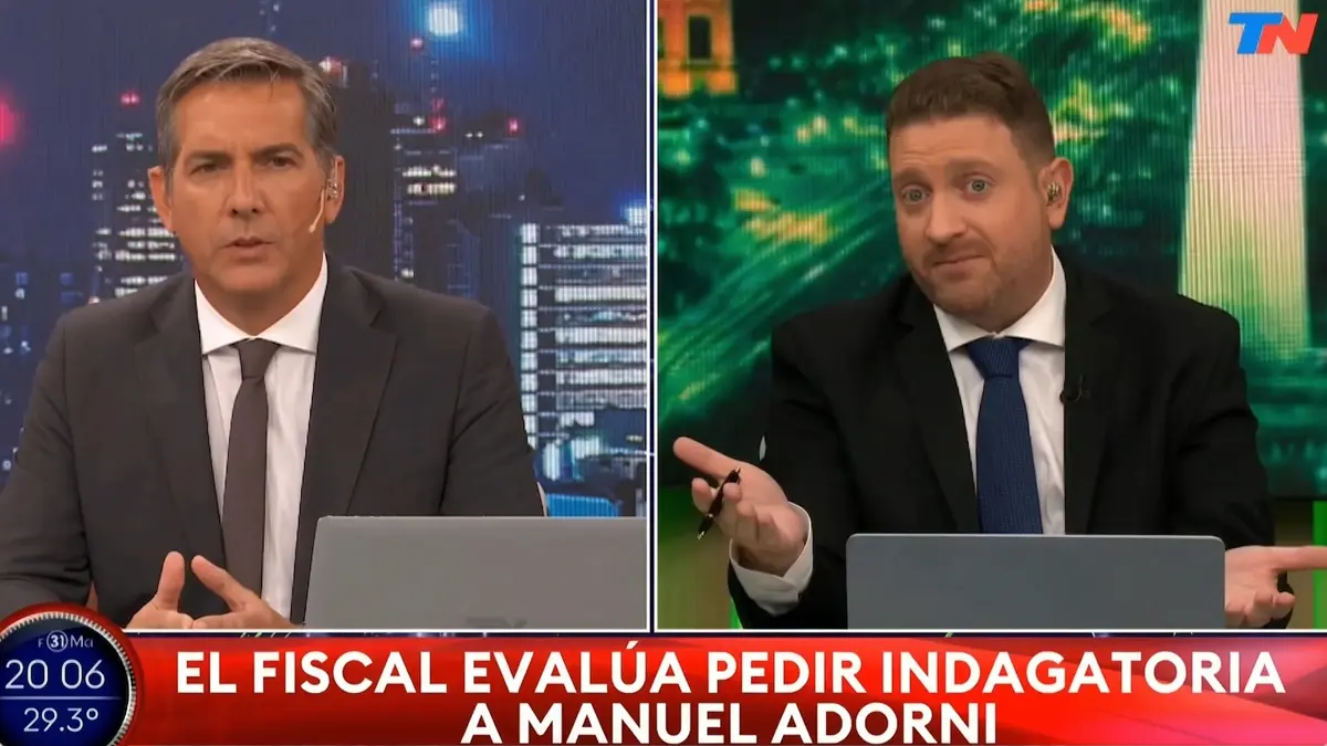 Jonatan Viale durante el pase en TN con la cuenta sobre los gastos de Manuel Adorni