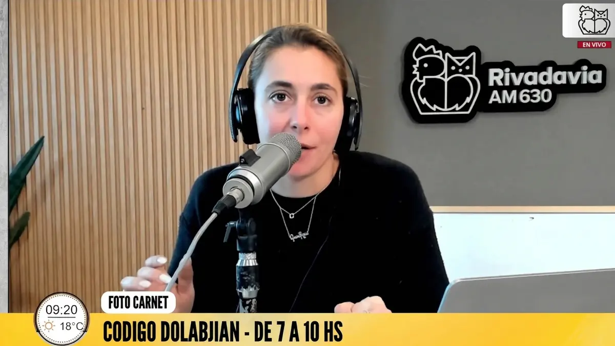 Camila Dolabjian denunciando irregularidades en el PAMI en Radio Rivadavia