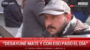 “Difícil, todo es difícil”: la ola polar expone la vida en la calle frente a un hospital