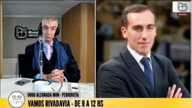 Hugo Alconada Mon durante una entrevista radial