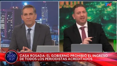 Debate televisivo sobre la prohibición de ingreso de periodistas a la Rosada y las críticas que generó.