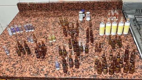 Evidencia del caso Propofest: ampollas de propofol y fentanilo halladas en el departamento de Palermo.