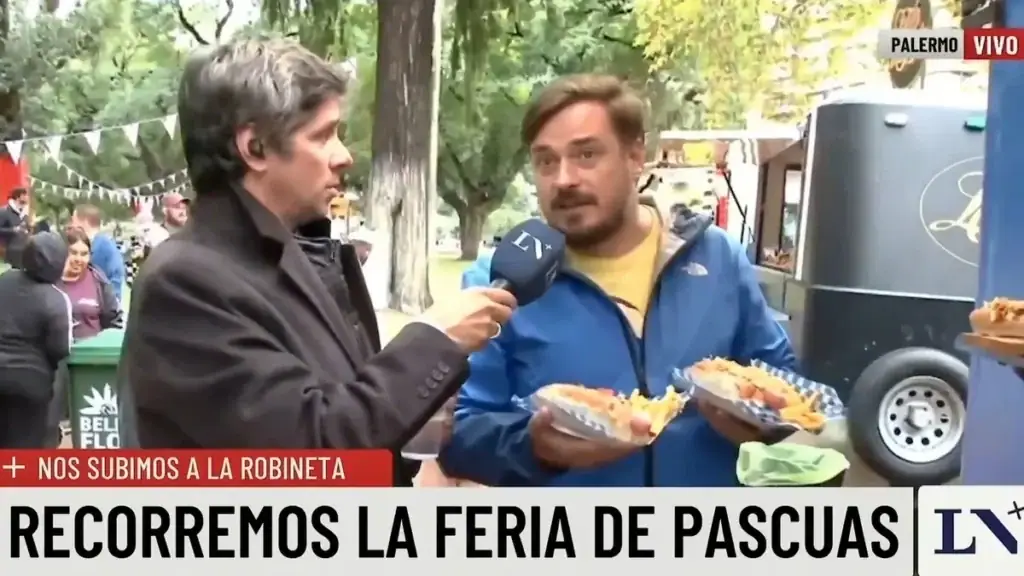 Roberto Funes Ugarte durante una entrevista en Palermo en un móvil televisivo