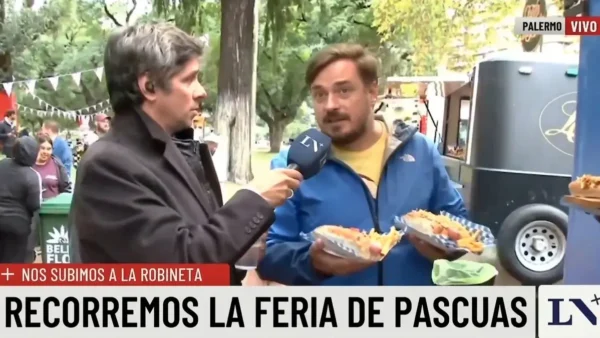 Roberto Funes Ugarte durante una entrevista en Palermo en un móvil televisivo