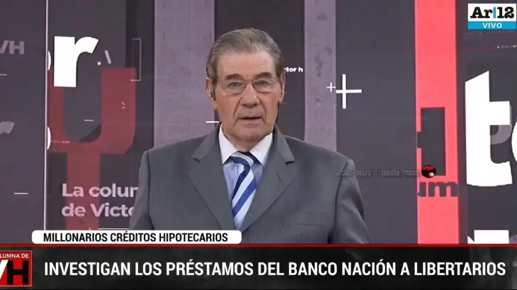 Víctor Hugo Morales frente al micrófono durante su editorial sobre el Banco Nación.
