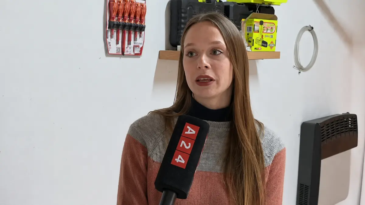 Gisela construyó su propia casa junto a su papá tras aprender albañilería desde cero.