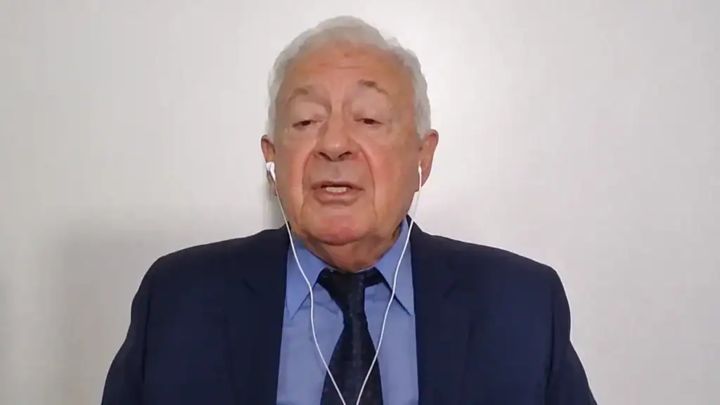 Tos convulsa fue el eje de la advertencia de Hugo Pizzi por muertes infantiles y baja vacunación en