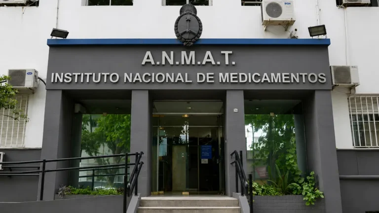 ANMAT prohibió un catéter ureteral Aurinco por rótulos falsificados