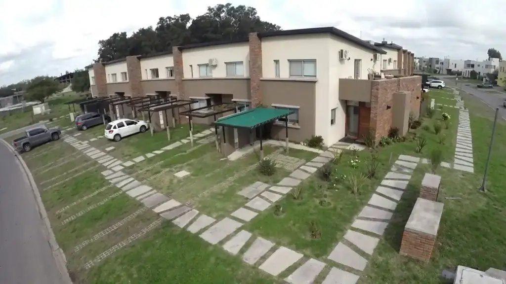 Madre de los Adorni vinculada a una medida judicial sobre vivienda, alquiler y expensas en un country.