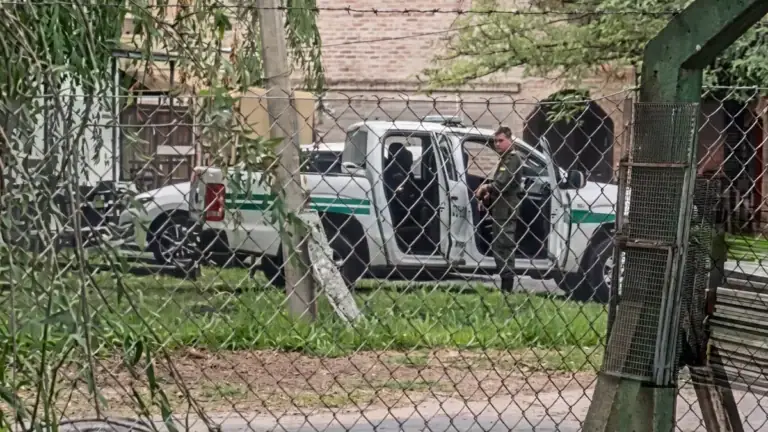 La Justicia investigará la custodia de Gendarmería a Manuel Adorni