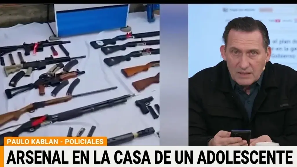 Un adolescente exhibía armas en TikTok y la Policía secuestró un arsenal en La Plata.