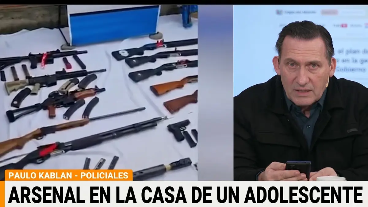 Un adolescente exhibía armas en TikTok y la Policía secuestró un arsenal en La Plata.