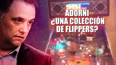 A24 mostró el supuesto flipper de Los Locos Addams que tendría Manuel Adorni en su casa
