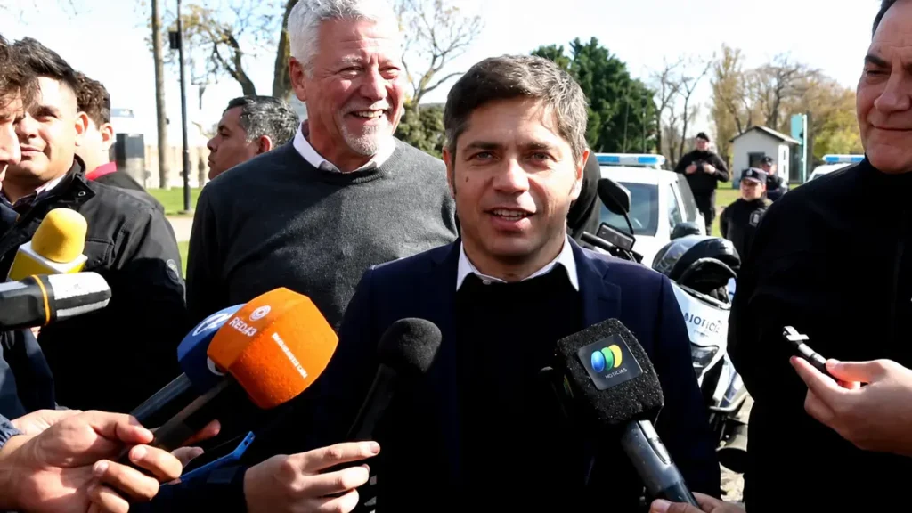 Axel Kicillof durante una conferencia al referirse al caso Kicillof contra Adorni y la polémica por la declaración jurada.