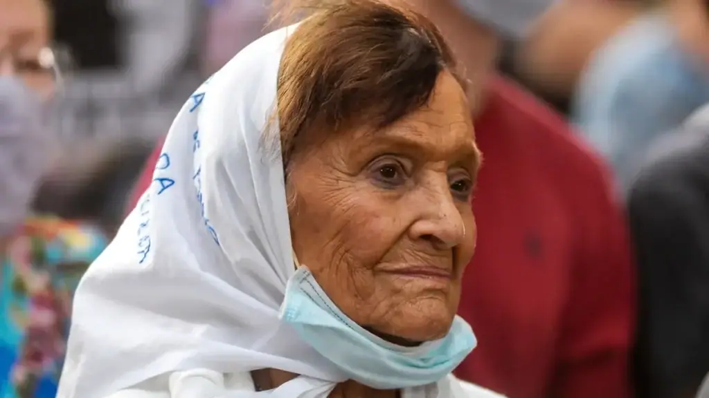 Falleció Taty Almeida, histórica referente de Madres de Plaza de Mayo Línea Fundadora.
