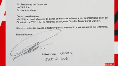 Se conoció la carta de renuncia de Manuel Adorni al directorio de YPF