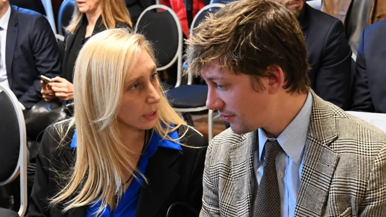 Karina Milei y Santiago Caputo: la interna del Gobierno se cruza con la fuga de Flávio Bolsonaro